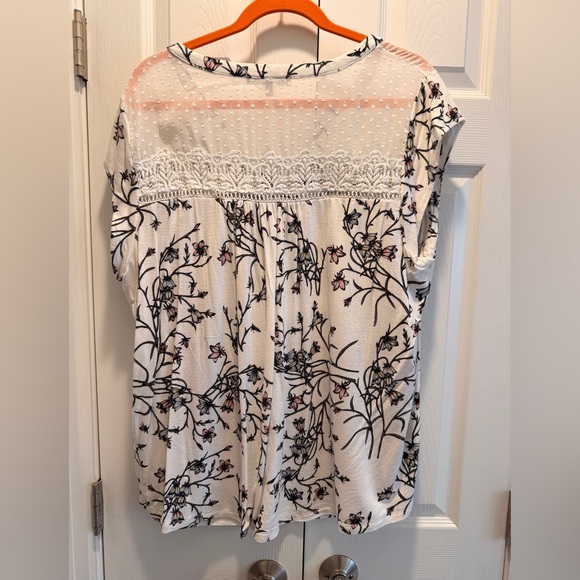 Daniel Rainn White Floral Top 2X - Picture 3 of 3